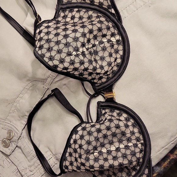 Victoria's Secret Other - Victoria's Secret bra front closure 32D